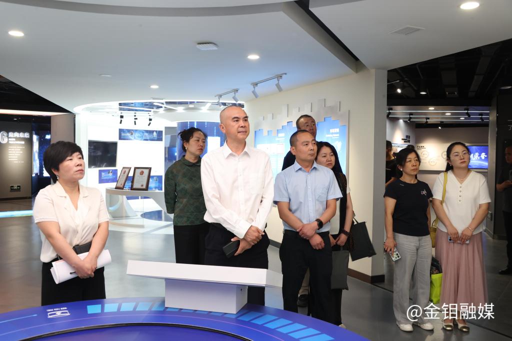 20250528-參觀展廳.JPG