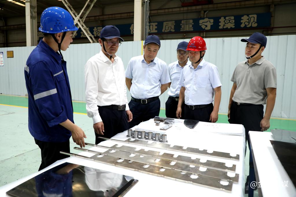 20250709-金鉬集團(tuán)副總經(jīng)理脫志明深入金鉬股份金屬分公司一線 聚焦安全與發(fā)展1 20250709-金鉬集團(tuán)副總經(jīng)理脫志明深入金鉬股份金屬分公司一線 聚焦安全與發(fā)展1.JPG